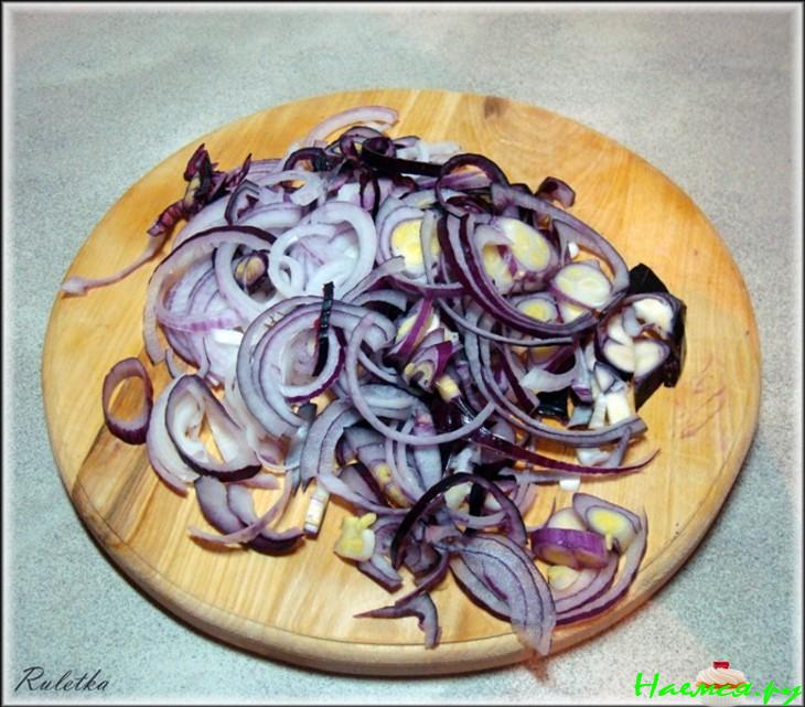 Краснокочанная капуста с можжевельником, вишней и яблоками