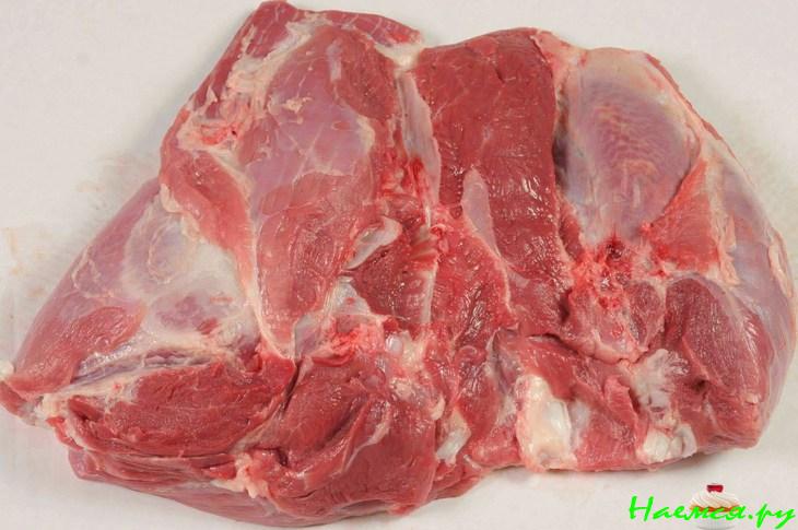 Запечённая свиная лопатка