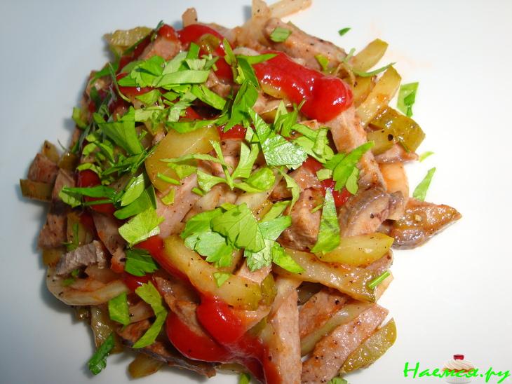 Салат с языком и маринованным луком Салат с языком и маринованным луком