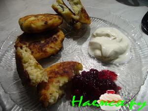 Не совсем обычные сырники с орехами и изюмом