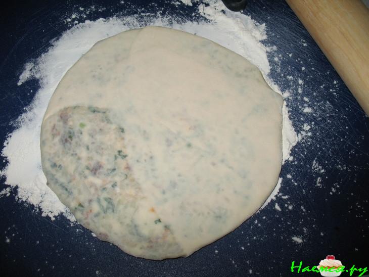 Чуду с брынзой, черемшой и сушеными томатами