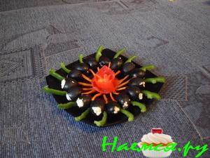 Маслины с чесноком