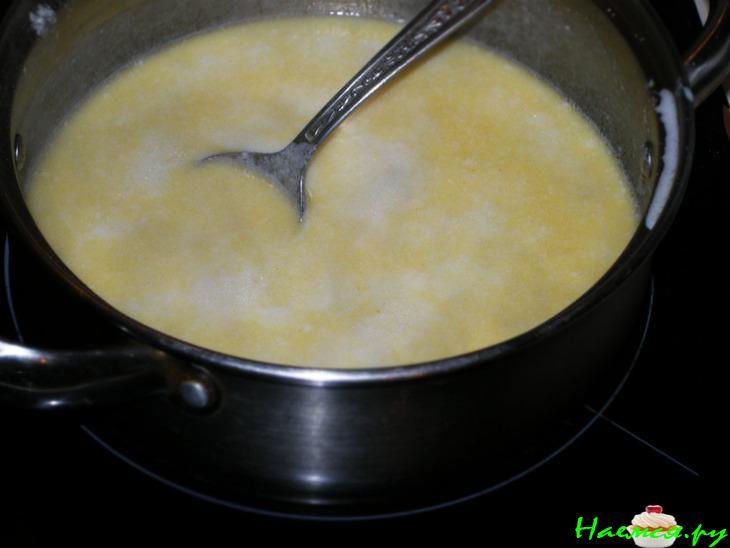 Мясная запеканка с фасолью под сырным соусом