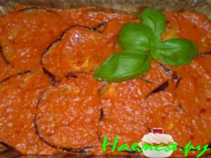 Баклажаны под пастой из красного перца