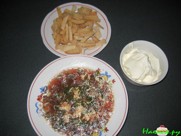 Зеленый борщ со свеклой