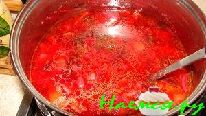 Борщ со свекольной ботвой