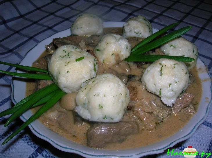 Венгерская токань с творожно-укропными клецками