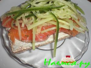 Бутерброд с лососем