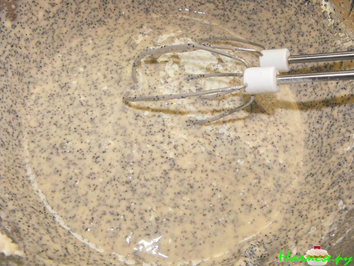 Пирог с маком и вишнями