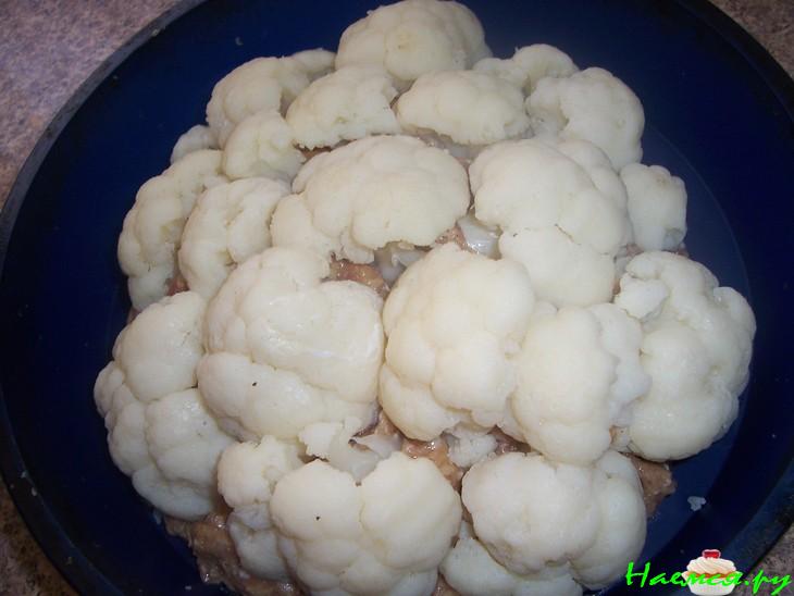 Фаршированная цветная капуста с итальянскими травами