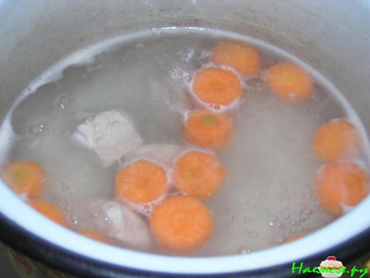 Детский суп-пюре с морковью и помидорами