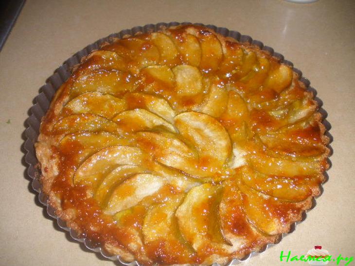 Яблочно-миндальный тарт (Apple frangipane tart)