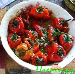 Печеные перцы (печени чушки с оцет)