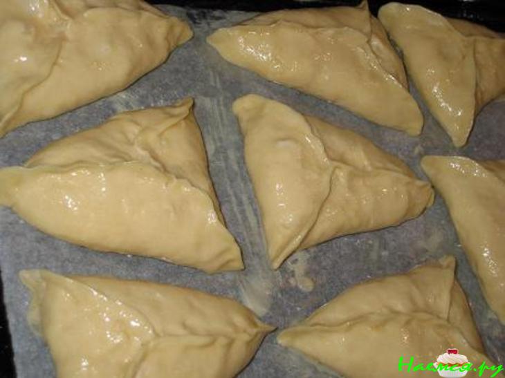 Пирожки с творогом и ананасом