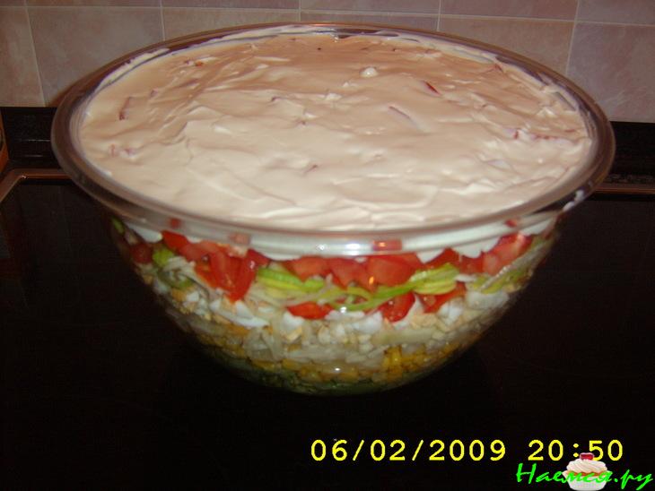 Слоёный салат с индюшиной ветчиной