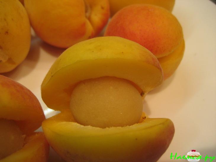Булочки с фаршированными абрикосами
