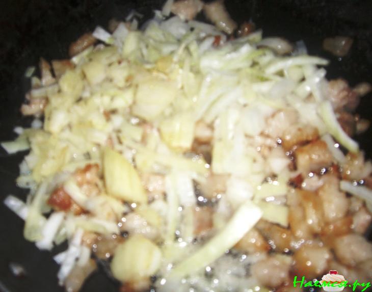 Открытый пирог с луком Открытый пирог с луком