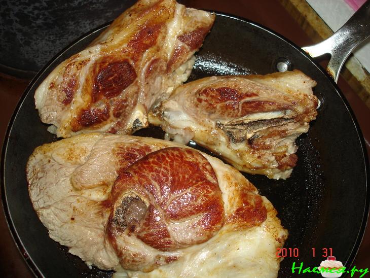 Бараний окорок с чечевицей