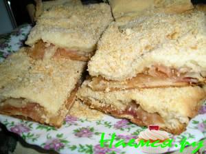 Пирог яблочный, посыпанный крошкой