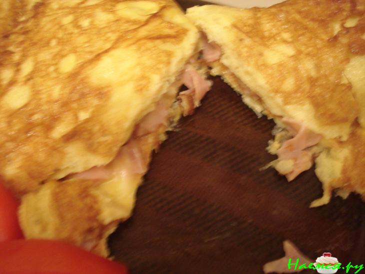 Воздушный фаршированный омлет