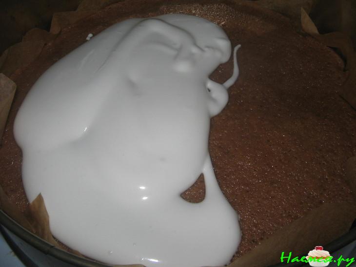 Торт "Птичье молоко" с безе и шоколадной глазури