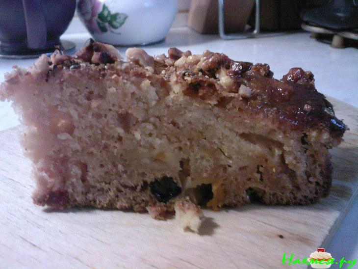 Пирог с изюмом, вишней и тыквой в медовой заливке