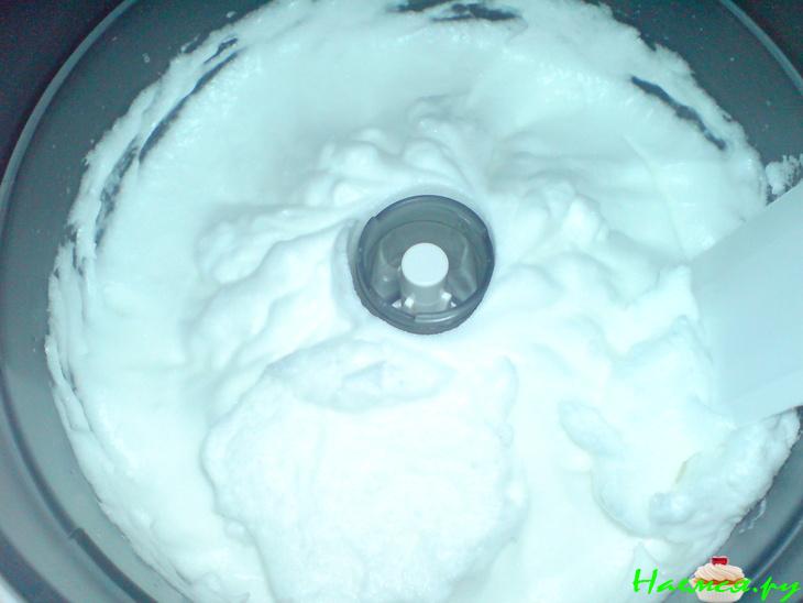 Творожный ванильный пирожок