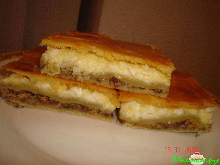 Рыбный пирог с консервированной сайрой