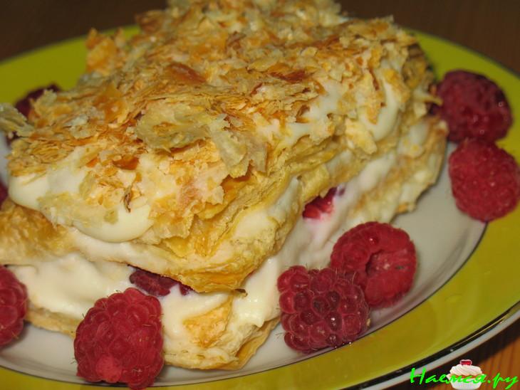 Слоеные пирожные с малиной и рикоттой Слоеные пирожные с малиной и рикоттой