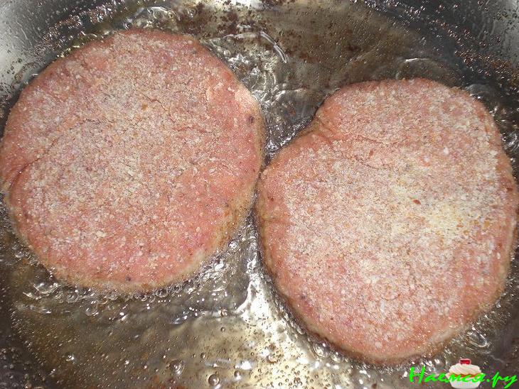 Свиные котлеты с киви