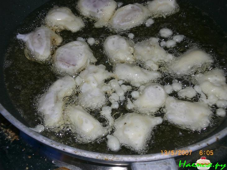 Рыба в кляре с соусом 