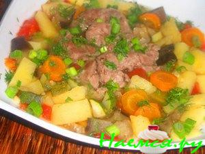 Рагу с мясом в горшочках