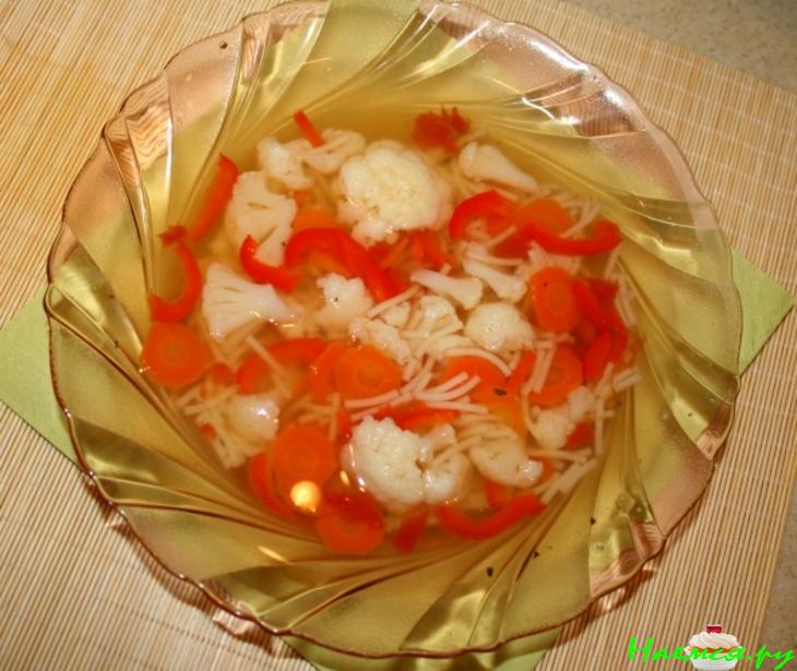 Яркий супчик с цветной капустной