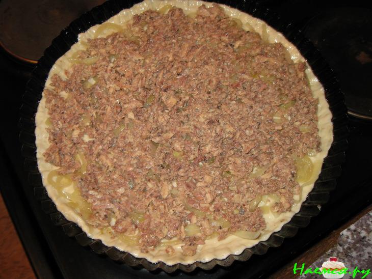 Пирог с консервированной рыбой