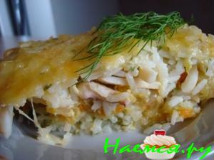 Запеканка с рыбой, кальмарами, овощами и рисом