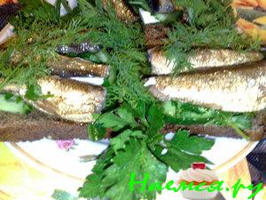 Бутерброды со шпротами и зеленью