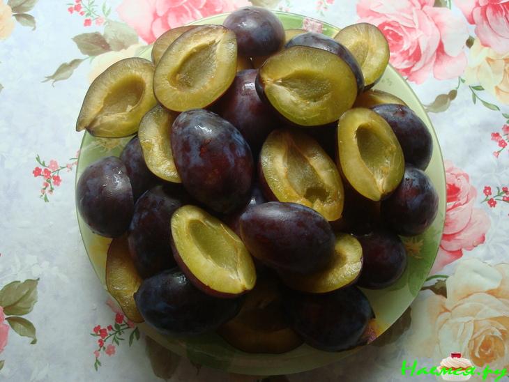 Пирог со сливовой начинкой в желе Пирог со сливовой начинкой в желе