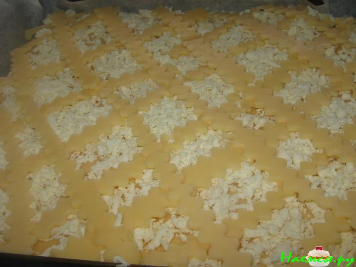 Пирог с двумя видами сыра из теста для пиццы