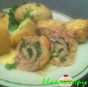 Рулетики из свинины с сыром и зеленью