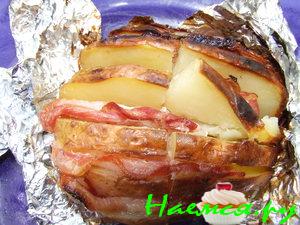 Картошка с беконом на углях Картошка с беконом на углях