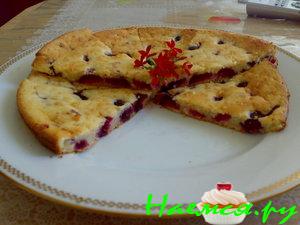 Тонкий вишневый пирог