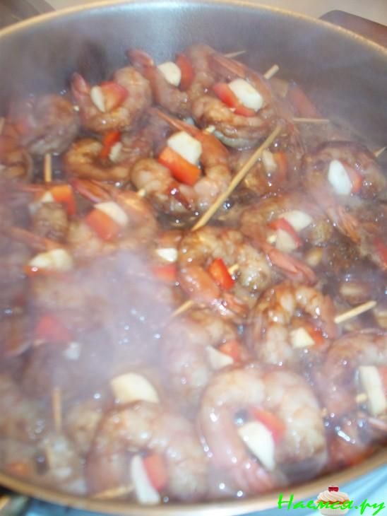 Креветки жареные в гранатовом сиропе Креветки жареные в гранатовом сиропе