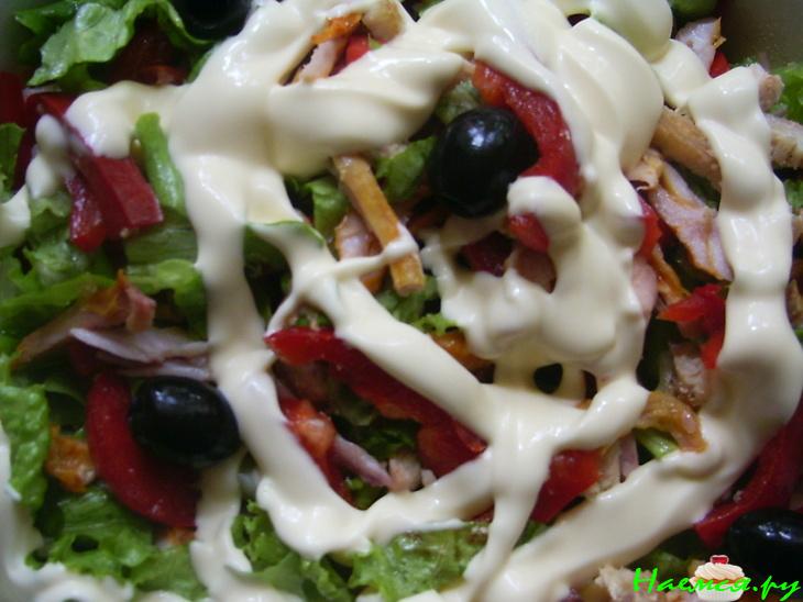 Салат по-мексикански с маслинами