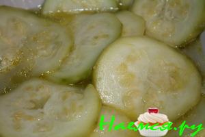 Кабачок с чесноком и лимоном