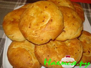 Луковые лепёшки из теста на кефире (без яиц)