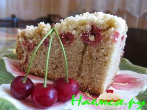 Пирог на газировке с вишней и посыпкой 'Штрейзель' Пирог на газировке с вишней и посыпкой 'Штрейзель'