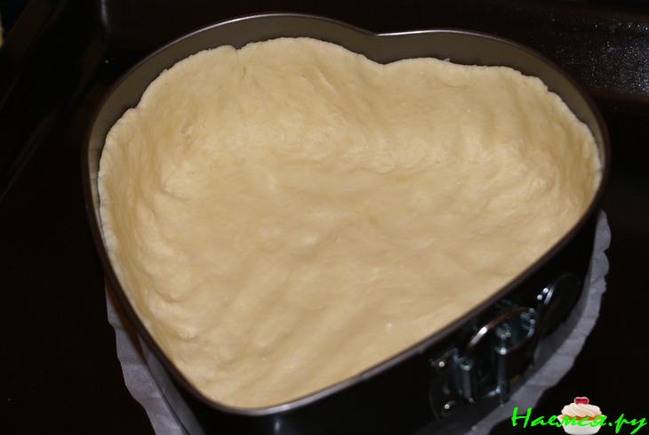 Творожный пирог с малиной и белым шоколадом