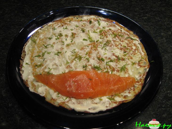 Блины-роллы с лососем