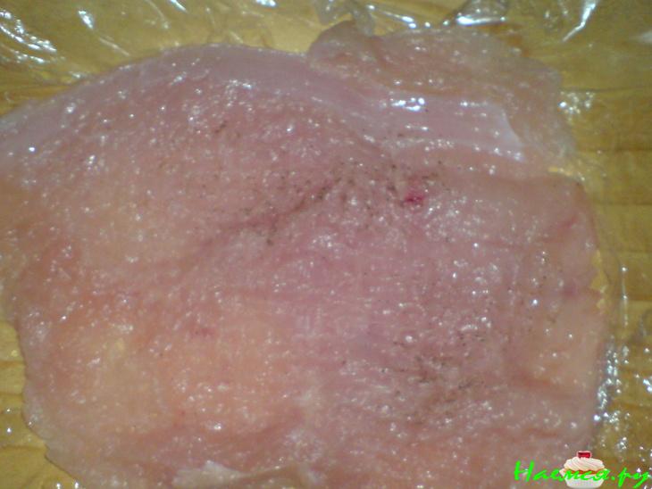 Шницели из индейки, фаршированные сыром и руколой