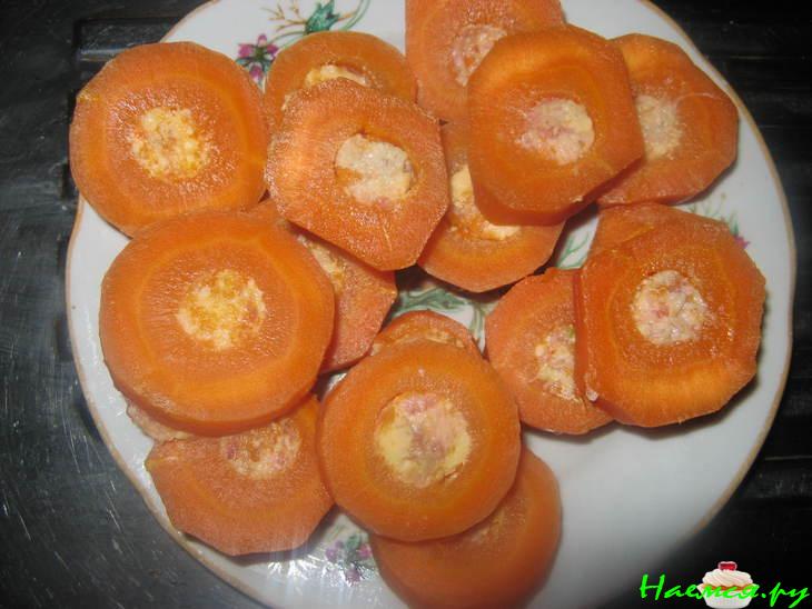 Морковь фаршированная мясом в кляре
